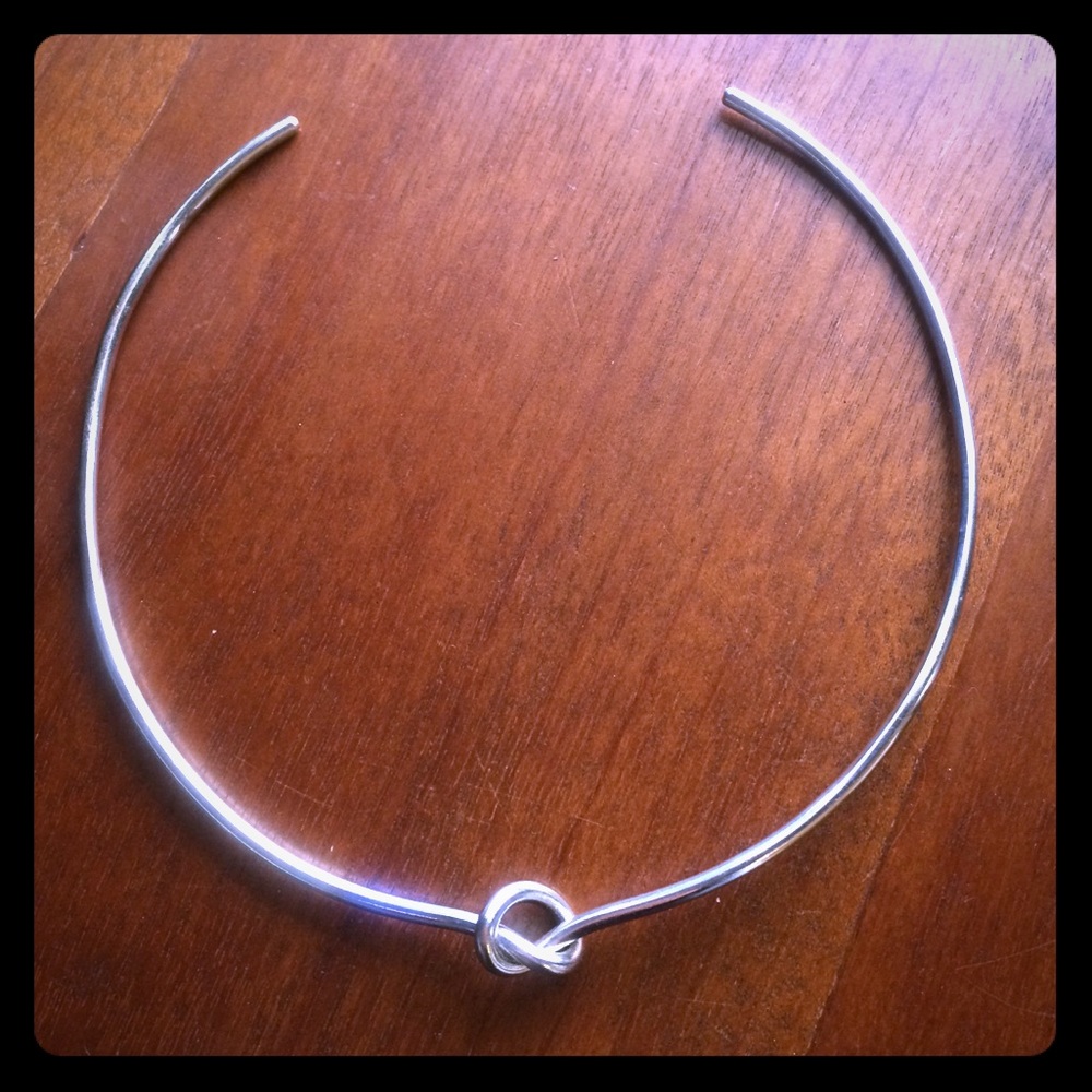Shiny Silver Round Collar Necklace with Knot